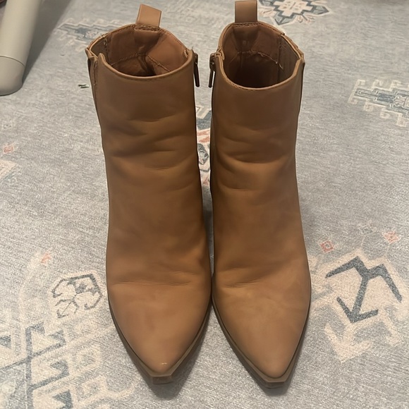 Universal Thread Heeled booties - Picture 2 of 6